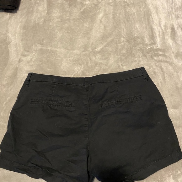 Black Old Navy shorts in good shape! - Picture 3 of 3